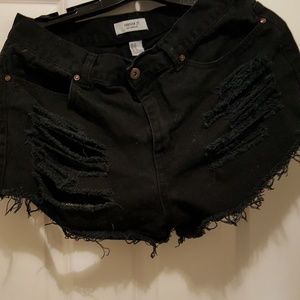 Black distressed shorts